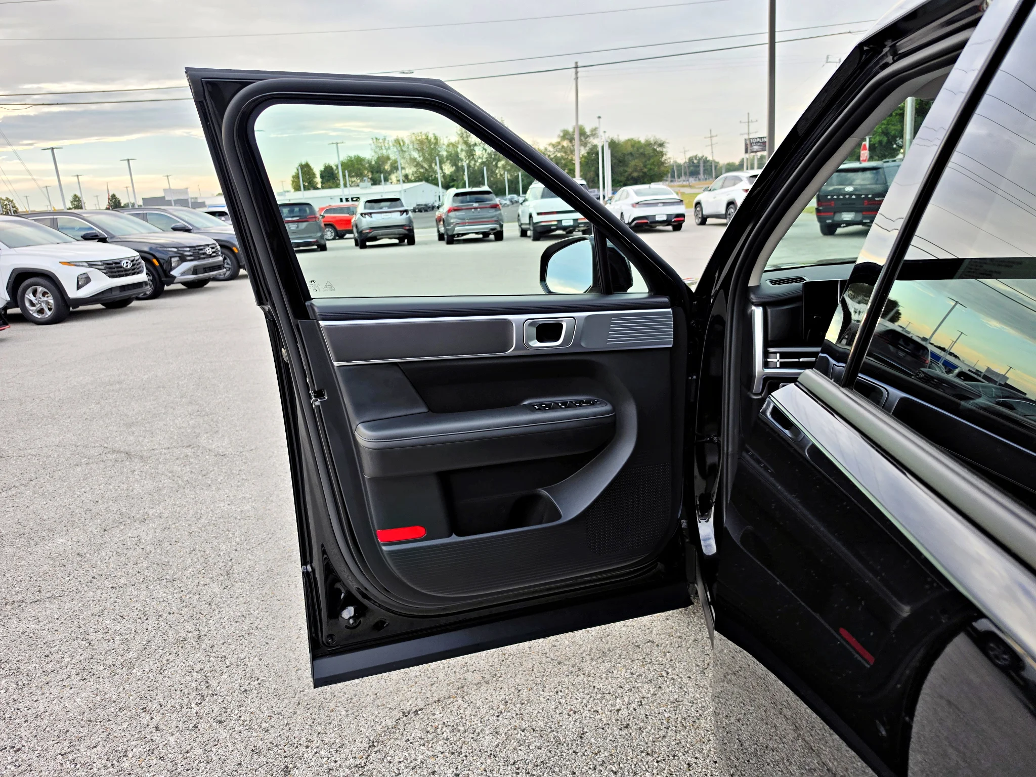 New 2027 Phantom Black Hyundai SEL image 19