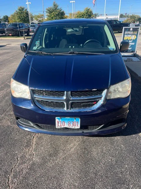 Used 2014 Blue Dodge SE image 2
