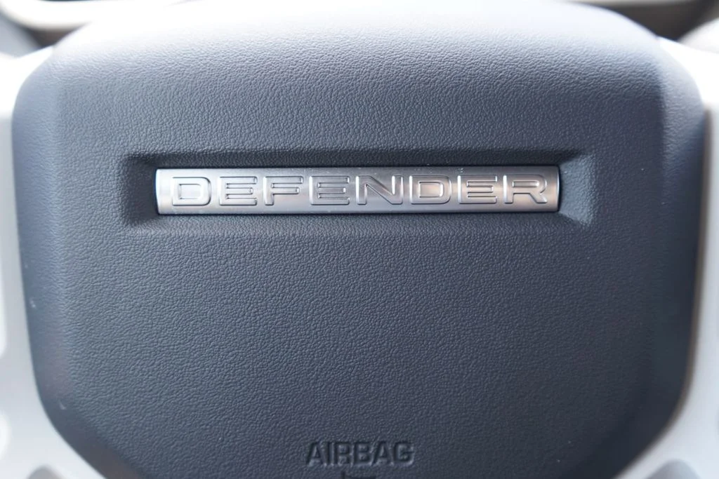 2025 Land Rover Defender S - Photo 19