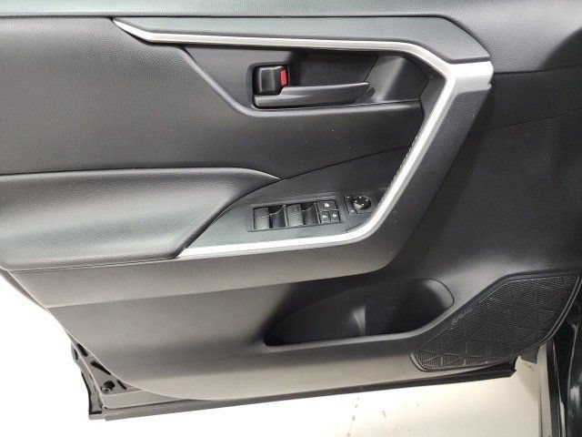 Used 2020 Midnight Black Metallic Toyota LE image 20