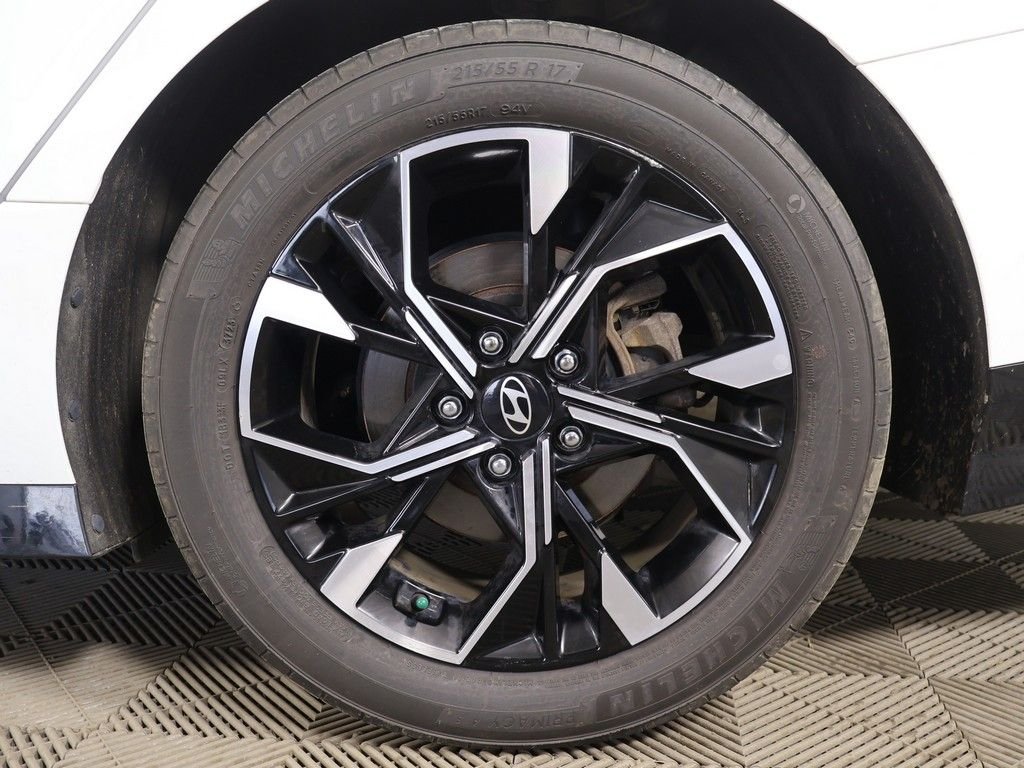Certified Used 2024 White Hyundai SEL image 18