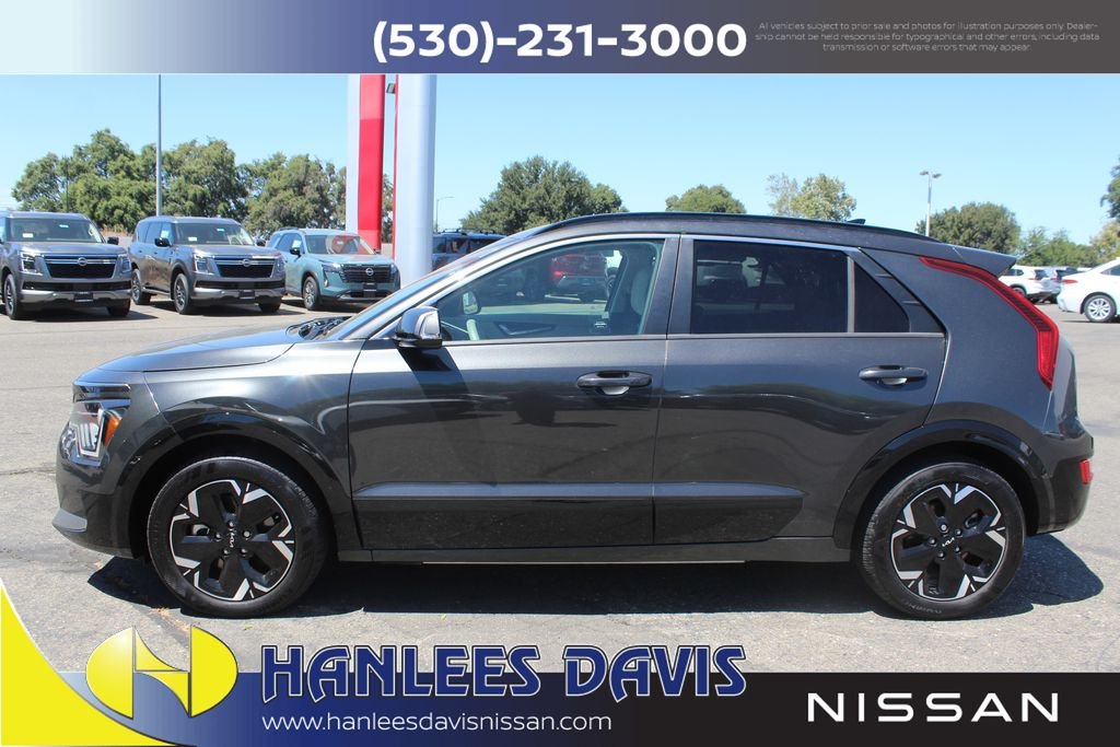 Used 2023 Gray Kia Wind image 2
