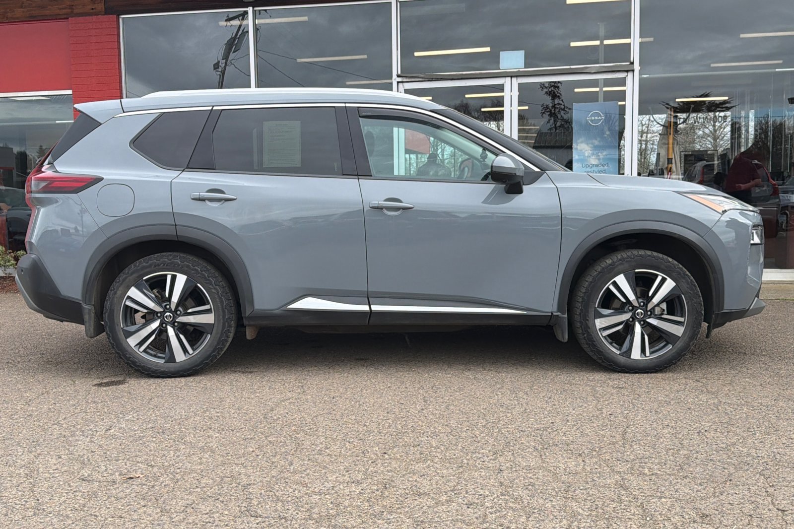 Used 2021 Boulder Gray Pearl Nissan SL image 3