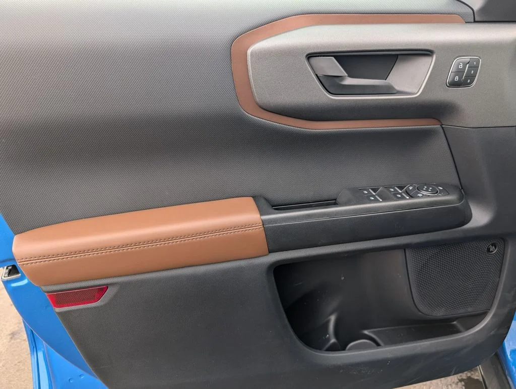 New 2025 Velocity Blue Metallic Ford Outer Banks® image 24