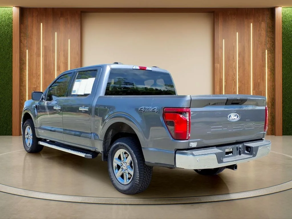 Used 2025 Gray Ford XLT image 29