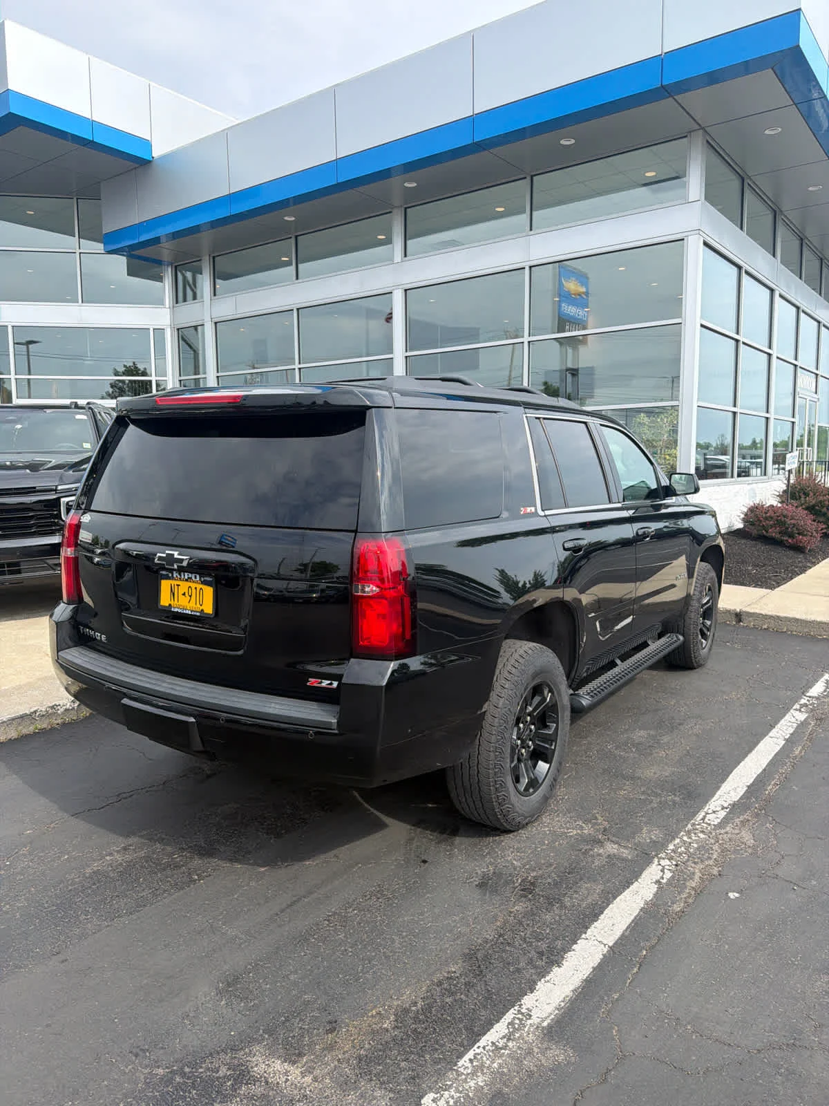 Used 2020 BLACK Chevrolet LT image 3
