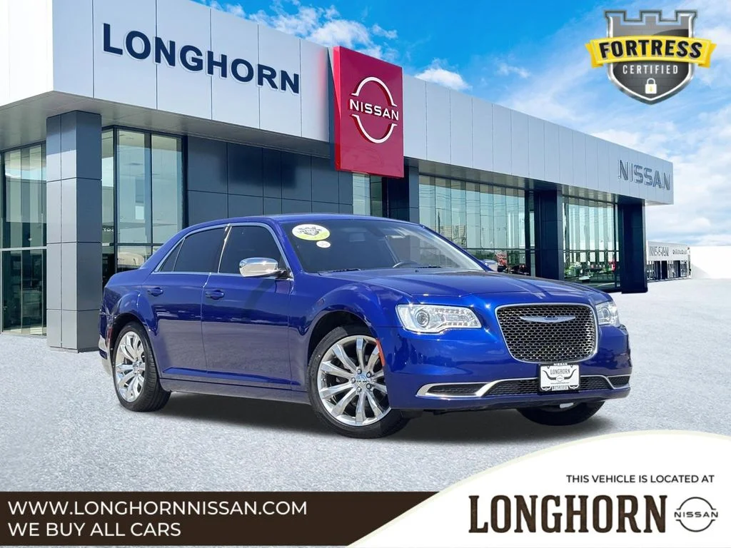 2019 Chrysler 300 Touring's photo