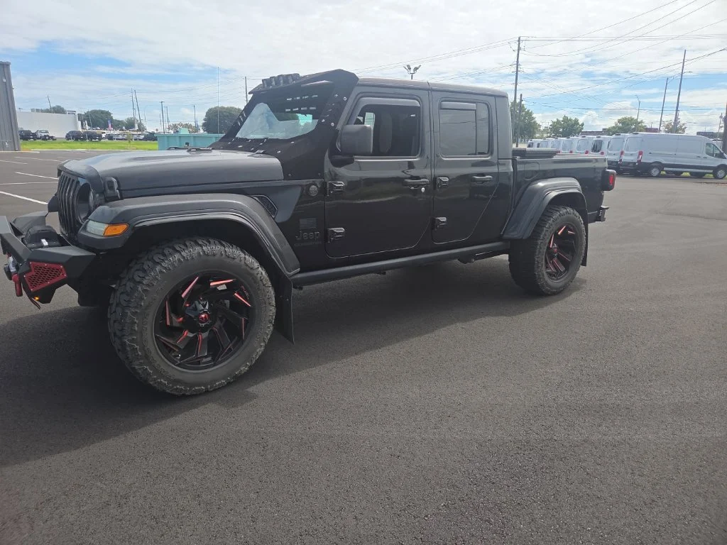Used 2023 Black Jeep Sport image 4