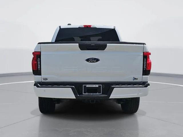 Used 2023 White Ford XLT image 4