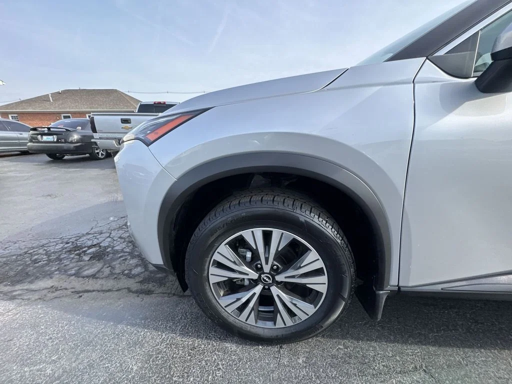 Used 2023 Silver Nissan SV image 10