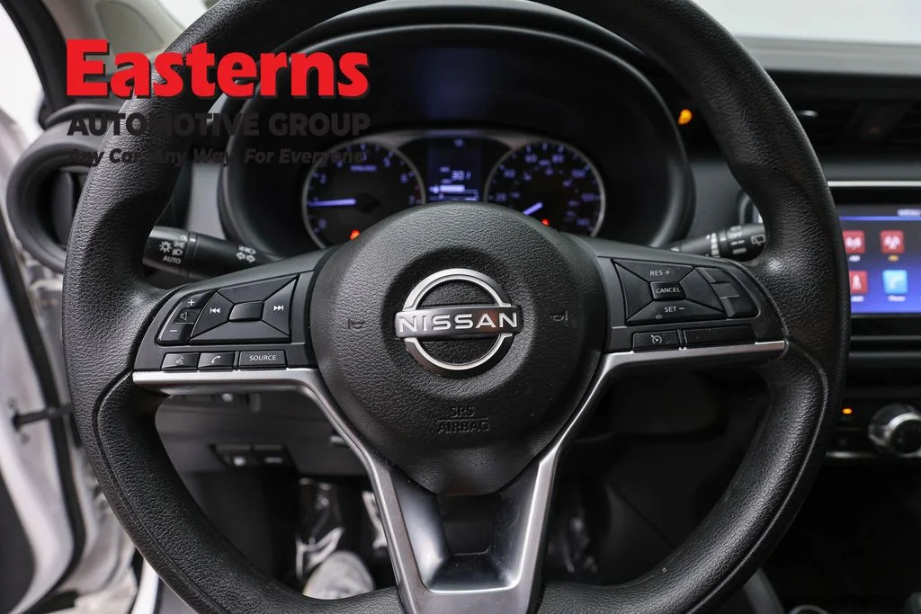 Used 2022 White Nissan S image 10