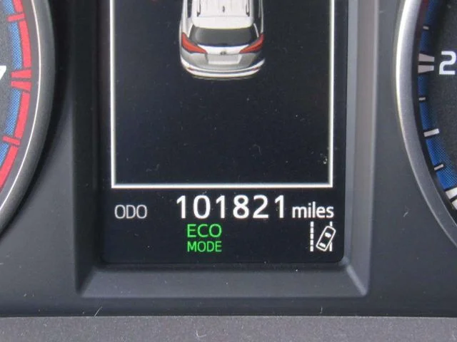 Used 2018 Aqua Toyota LE image 27
