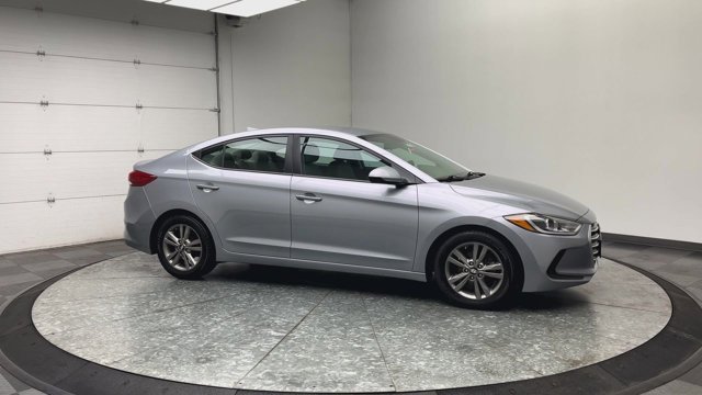 Used 2017 Shale Gray Metallic Hyundai SE image 33