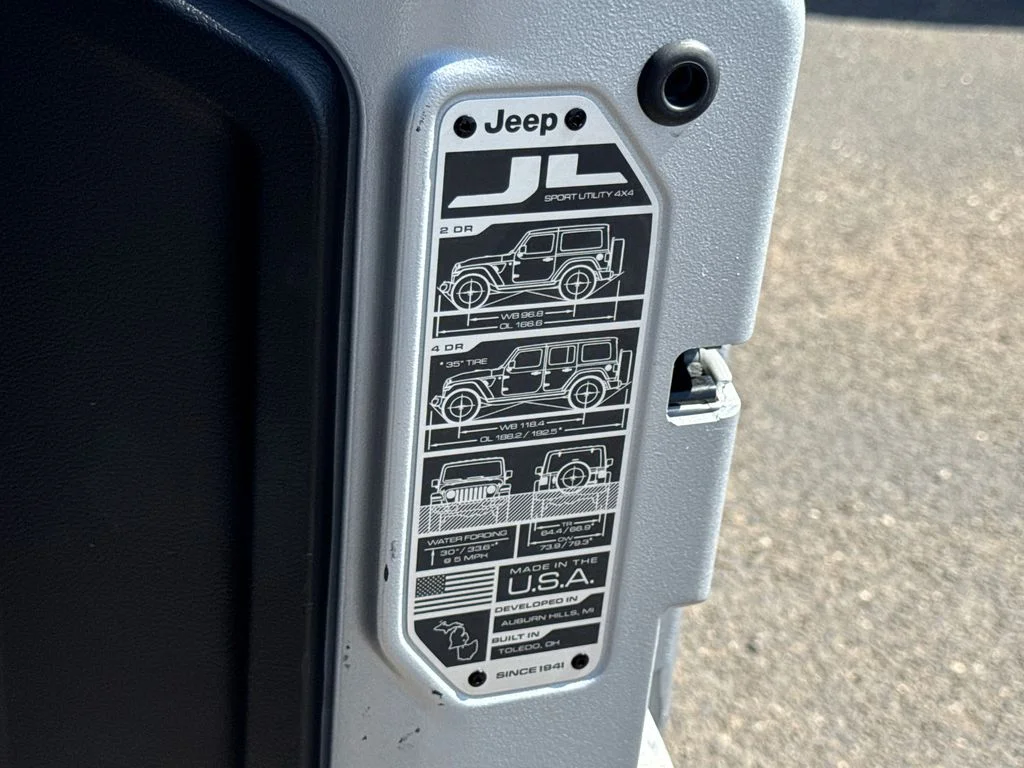 Used 2023 Silver Jeep Sport S image 12