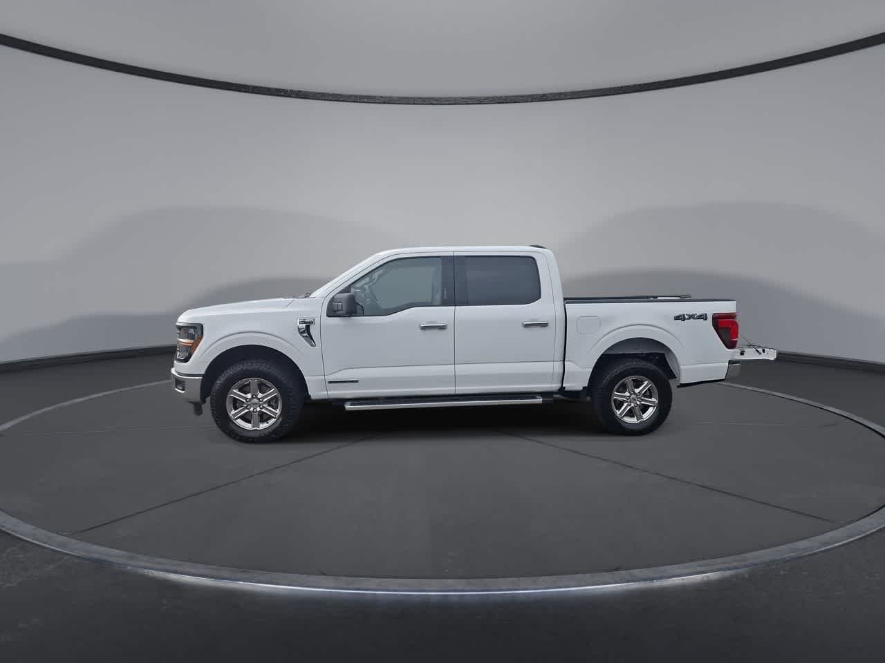 Certified Used 2024 Oxford White Clearcoat Ford XLT image 4