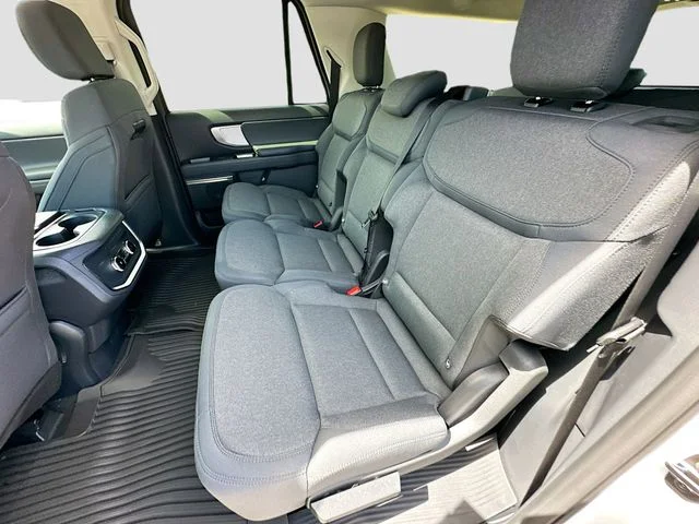 New 2026 Oxford White Ford Active image 17