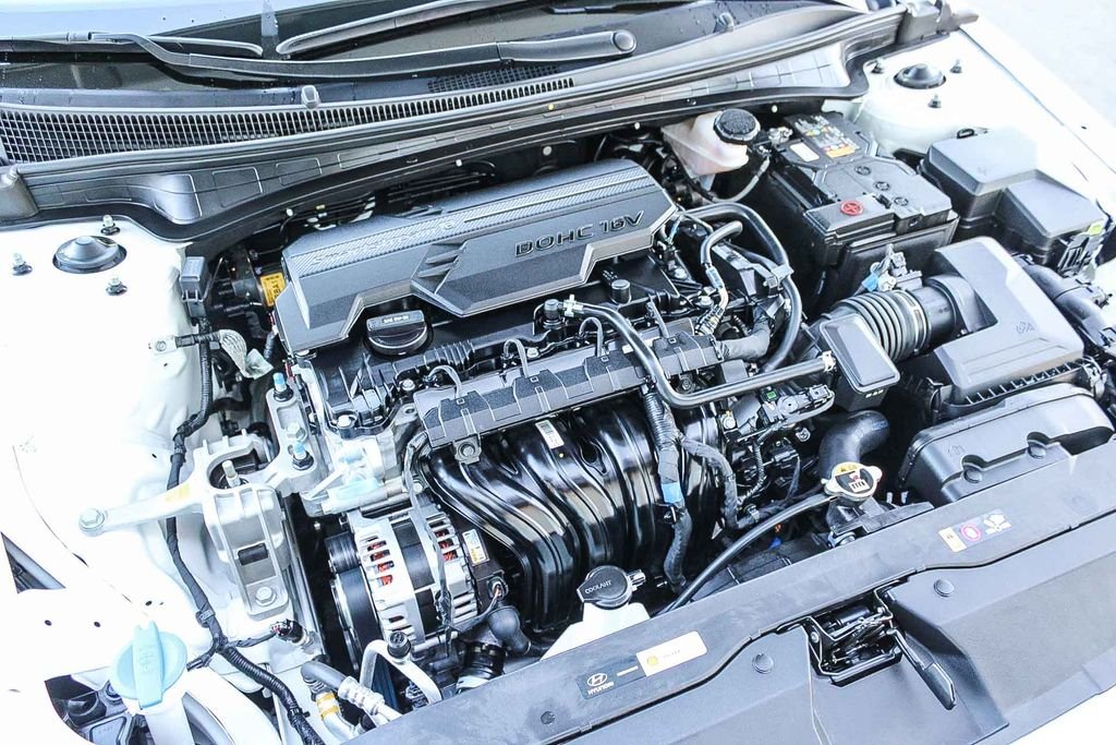 Certified Used 2025 White Hyundai SE image 28
