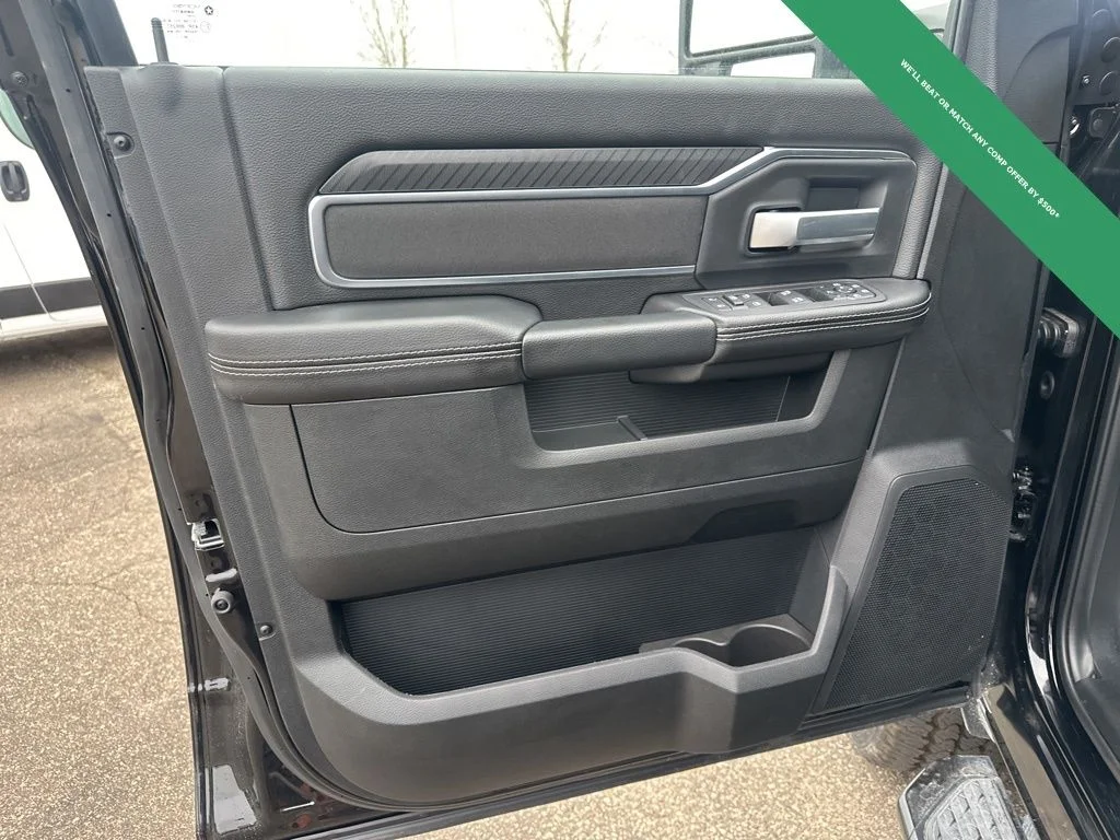 2026 RAM 3500 Big Horn - Photo 8