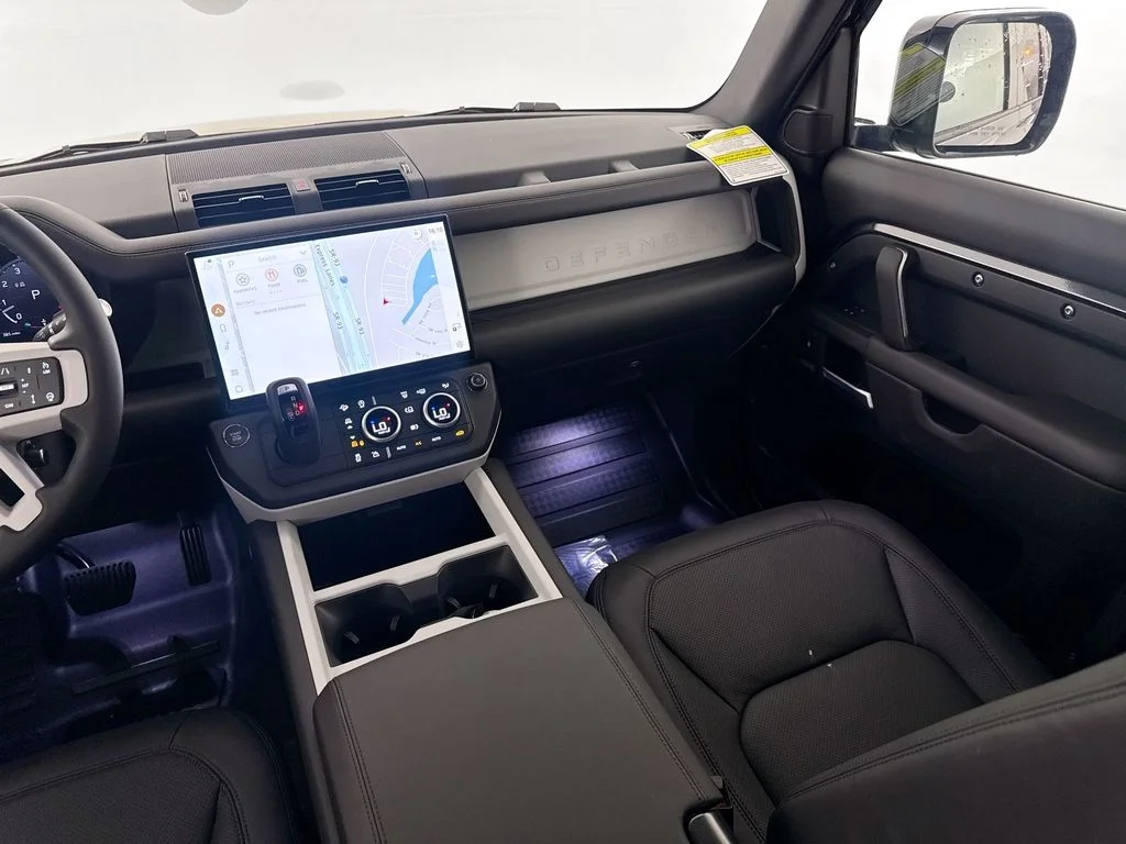 New 2026 Carpathian Grey Land Rover X-Dynamic SE image 23