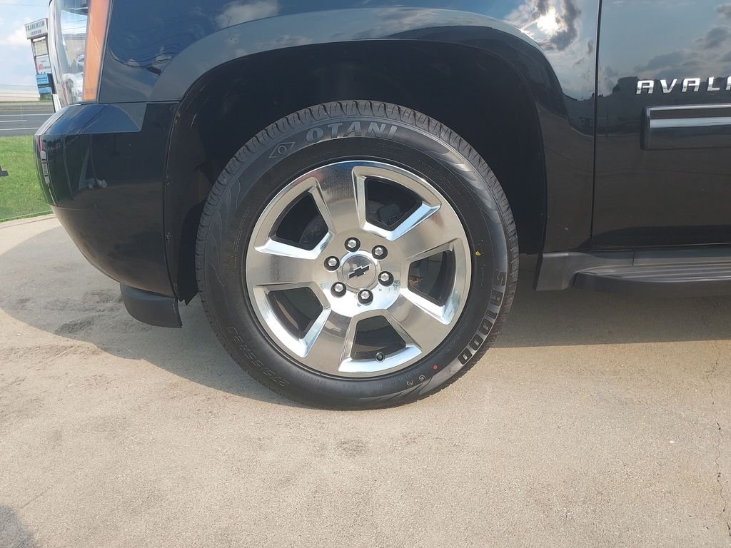 Used 2013 Black Chevrolet LS image 10