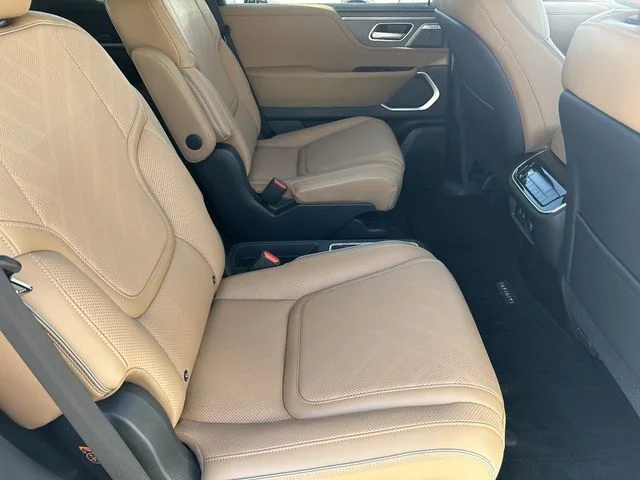 New 2027 RADIANT WHITE INFINITI Luxe 4WD image 14