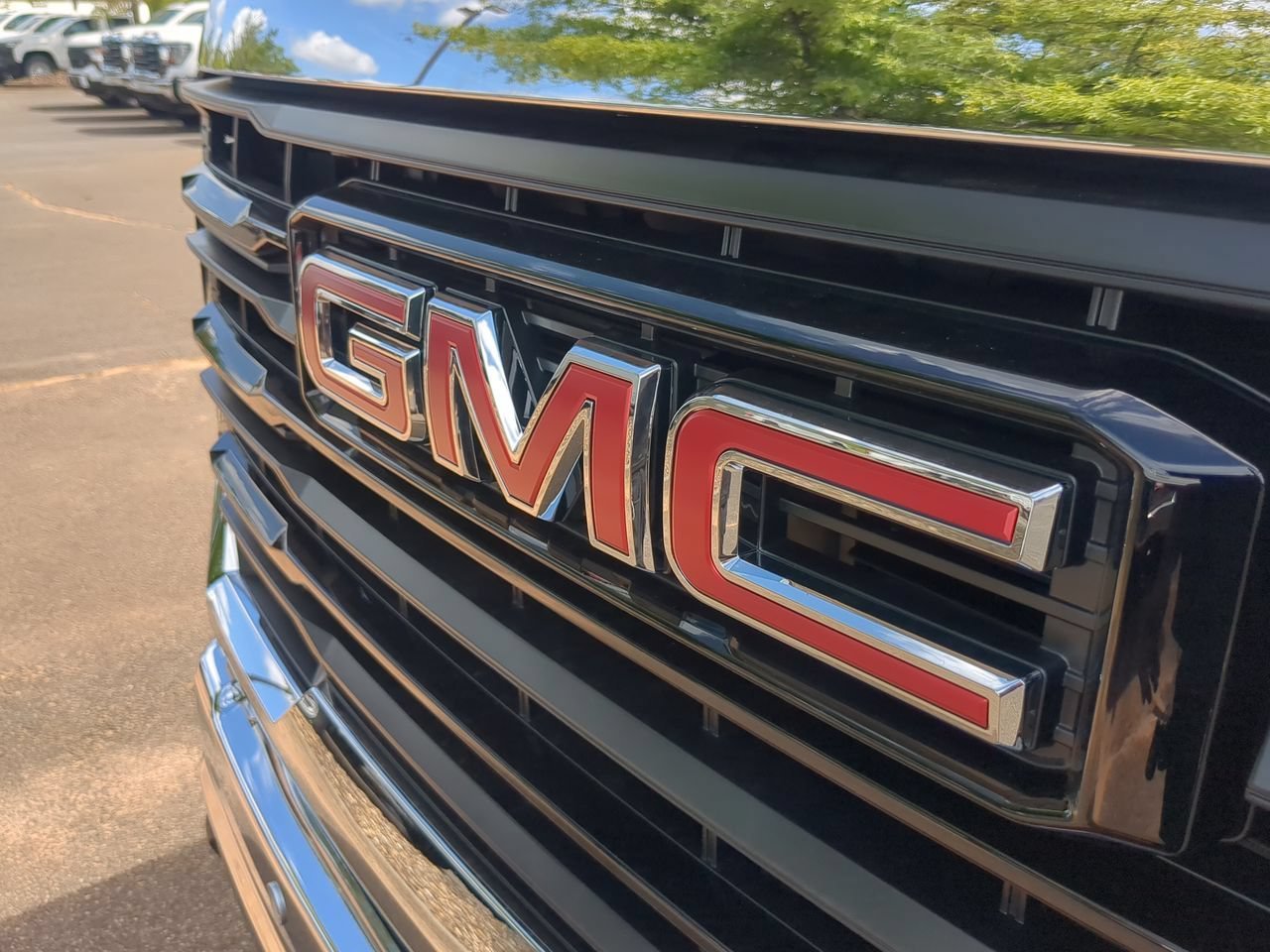 New 2026 Summit White GMC Pro image 29