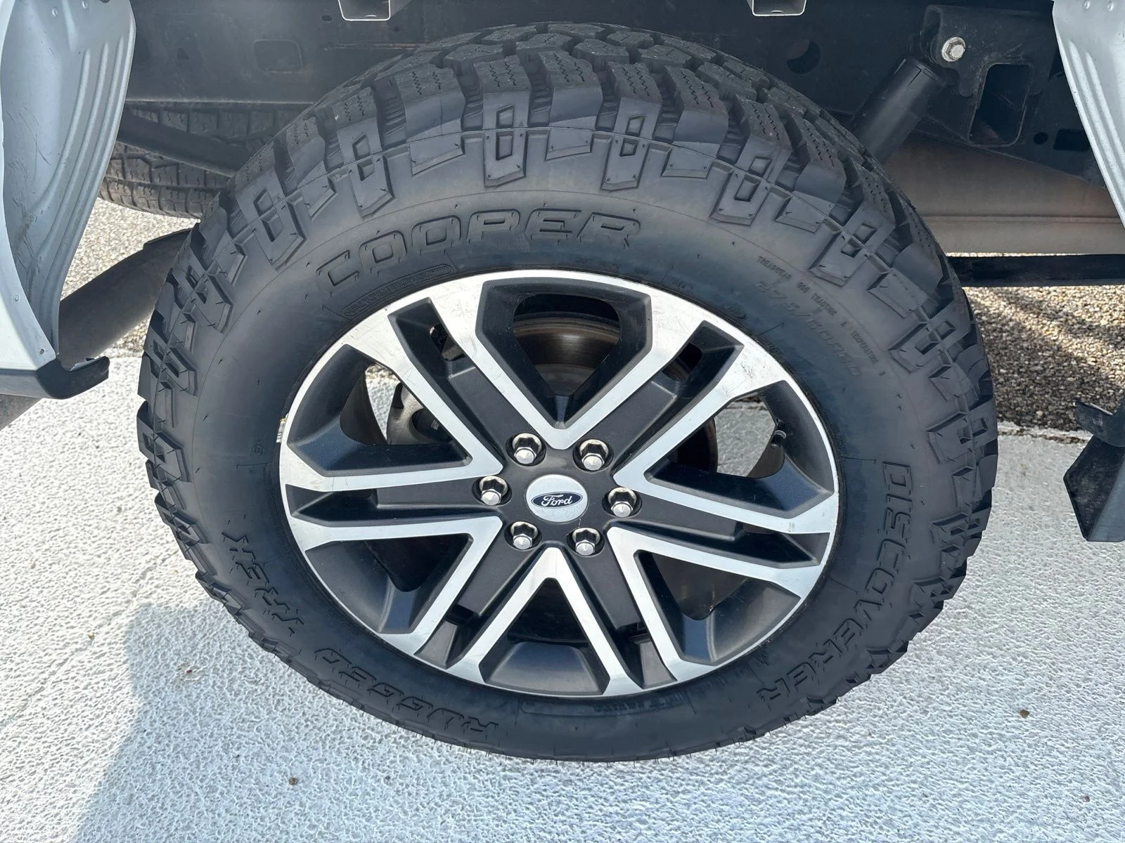Used 2023 White Ford XL image 10