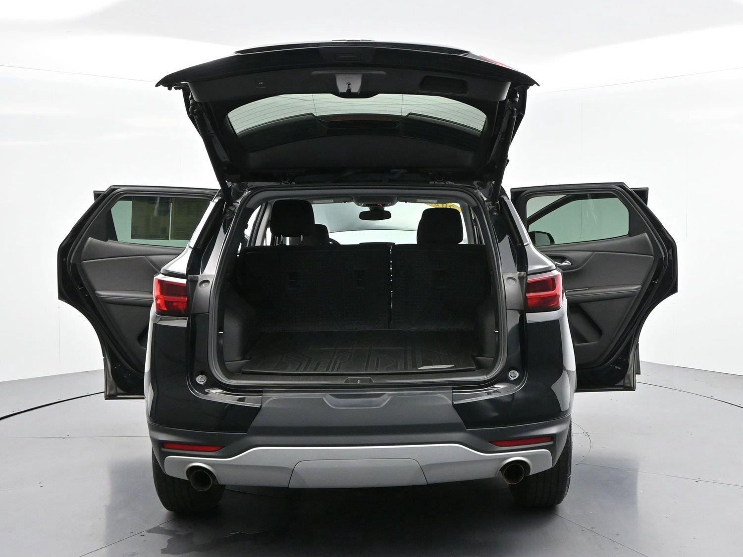 Used 2023 BLACK Chevrolet LT image 45