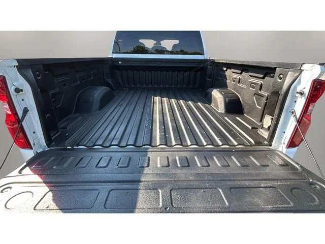 Used 2022 Summit White Chevrolet Custom image 33