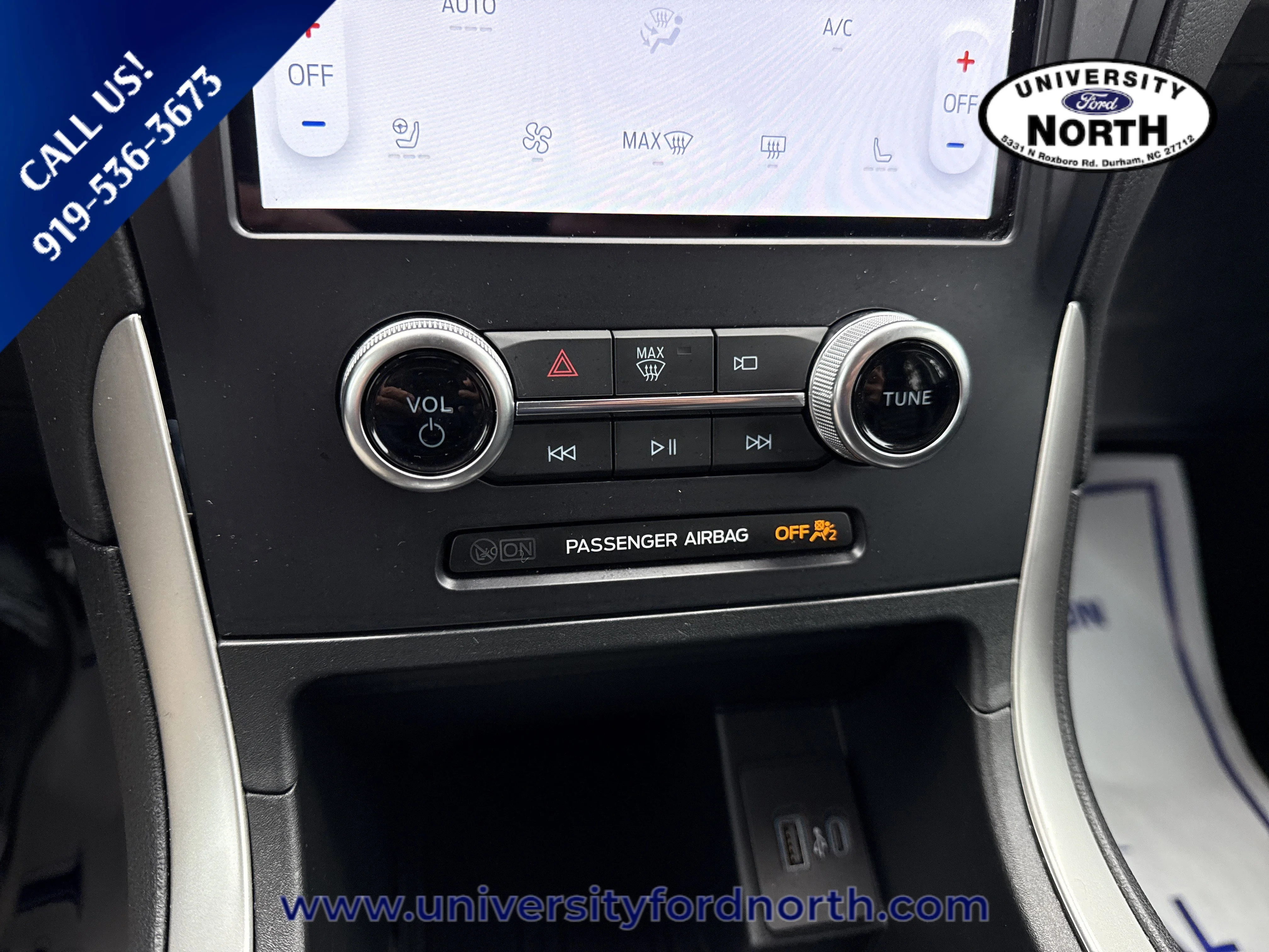 Used 2024 Oxford White Ford SEL image 25
