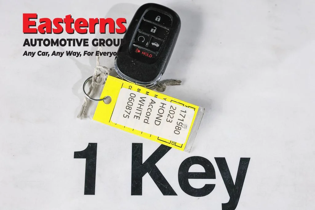 Used 2023 White Honda EX image 25