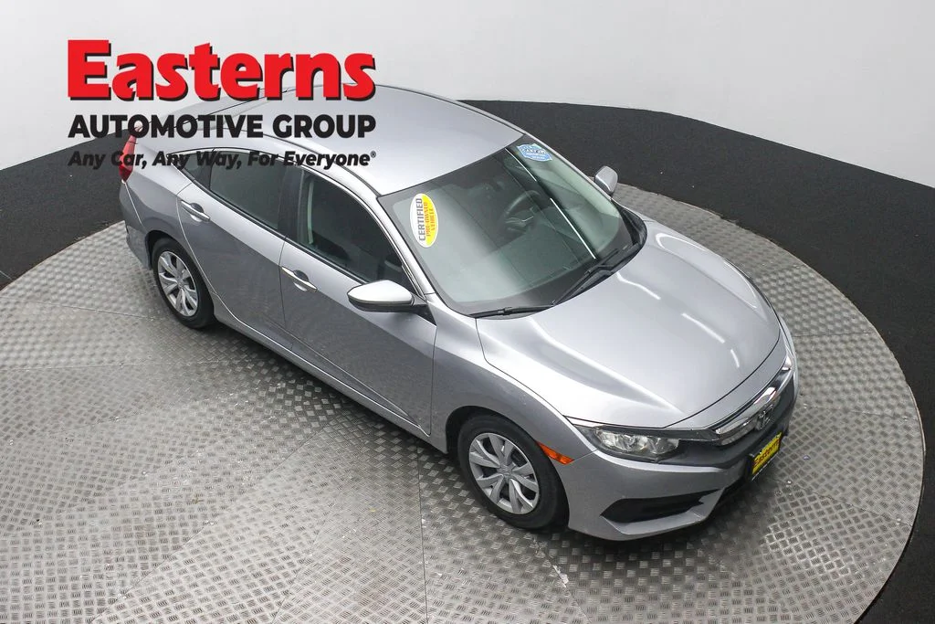 Used 2018 Silver Honda LX image 3