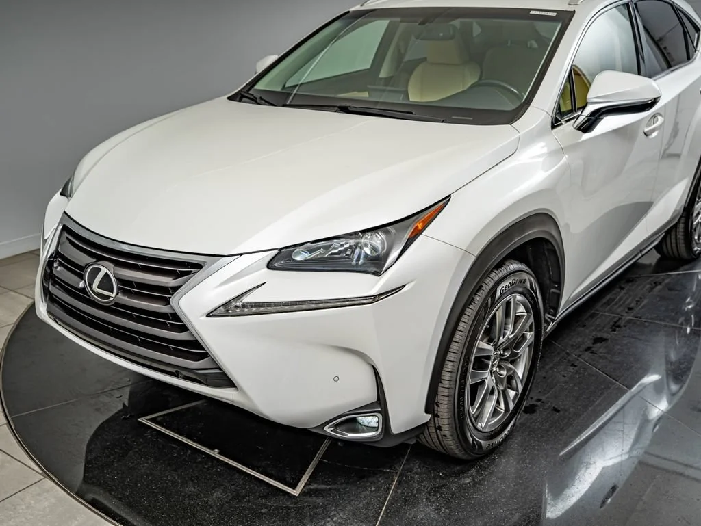 Used 2015 White Pearl Lexus 200t image 14