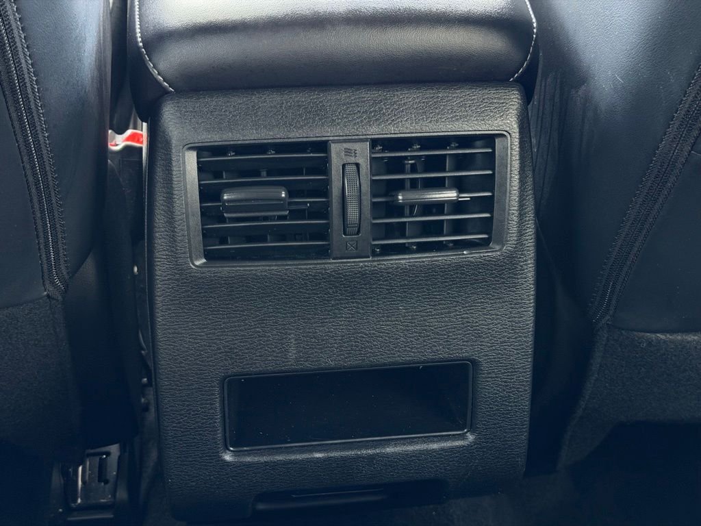 Used 2024 Blue Mitsubishi SE image 16