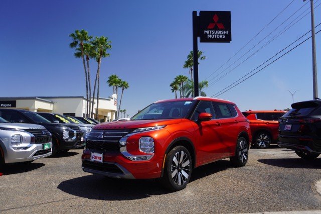 2026 Mitsubishi Outlander SEL FWD's photo