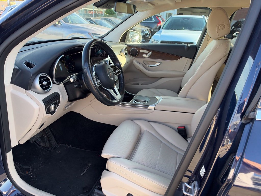 Certified Used 2022 Blue Mercedes-Benz GLC 300 image 8