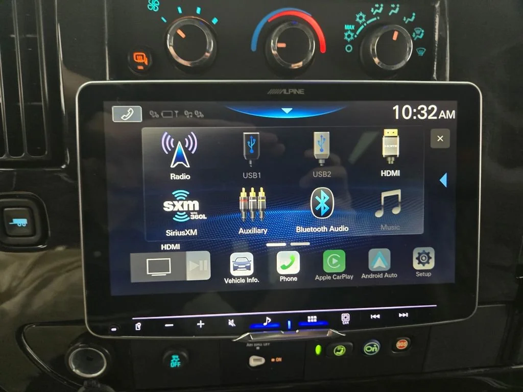 2023 GMC Savana Cargo Work Van - Photo 29