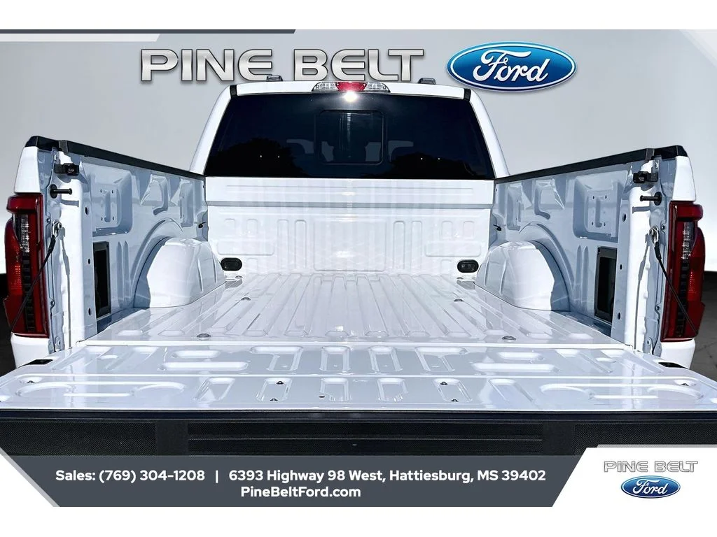 New 2026 Oxford White Ford XLT image 12