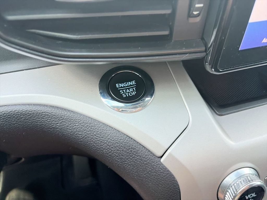 Used 2024 Gray Ford XLT image 26