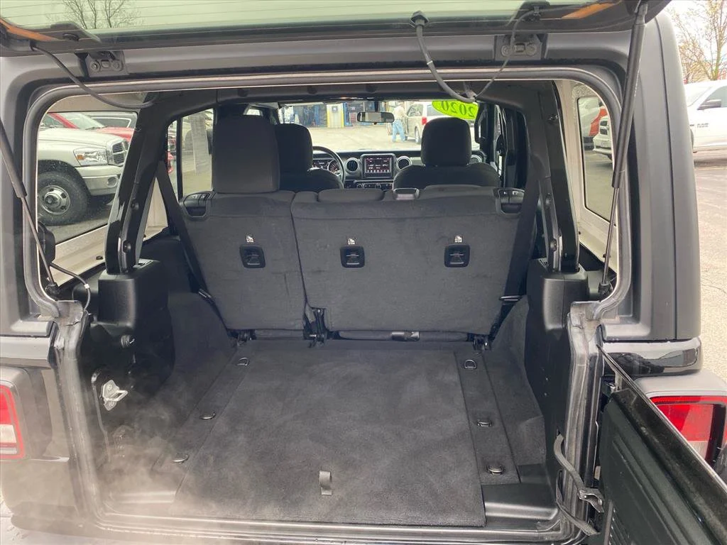 Used 2020 Black Clearcoat Jeep Sahara image 23