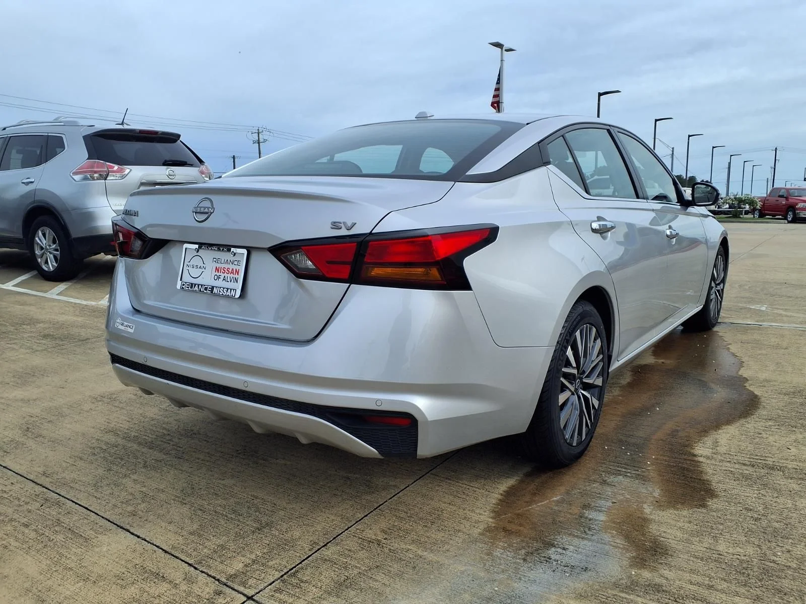 Certified Used 2023 Silver Nissan 2.5 SV image 4