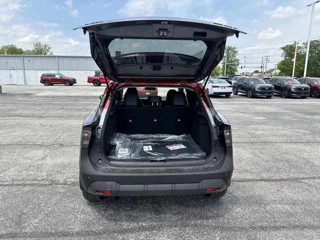 New 2026 Gun Metallic / Scarlet Ember Tintcoat Two-tone Nissan SR image 21
