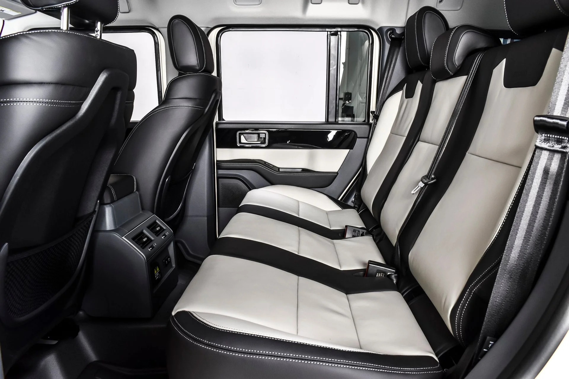 New 2026  INEOS Fieldmaster Edition image 18