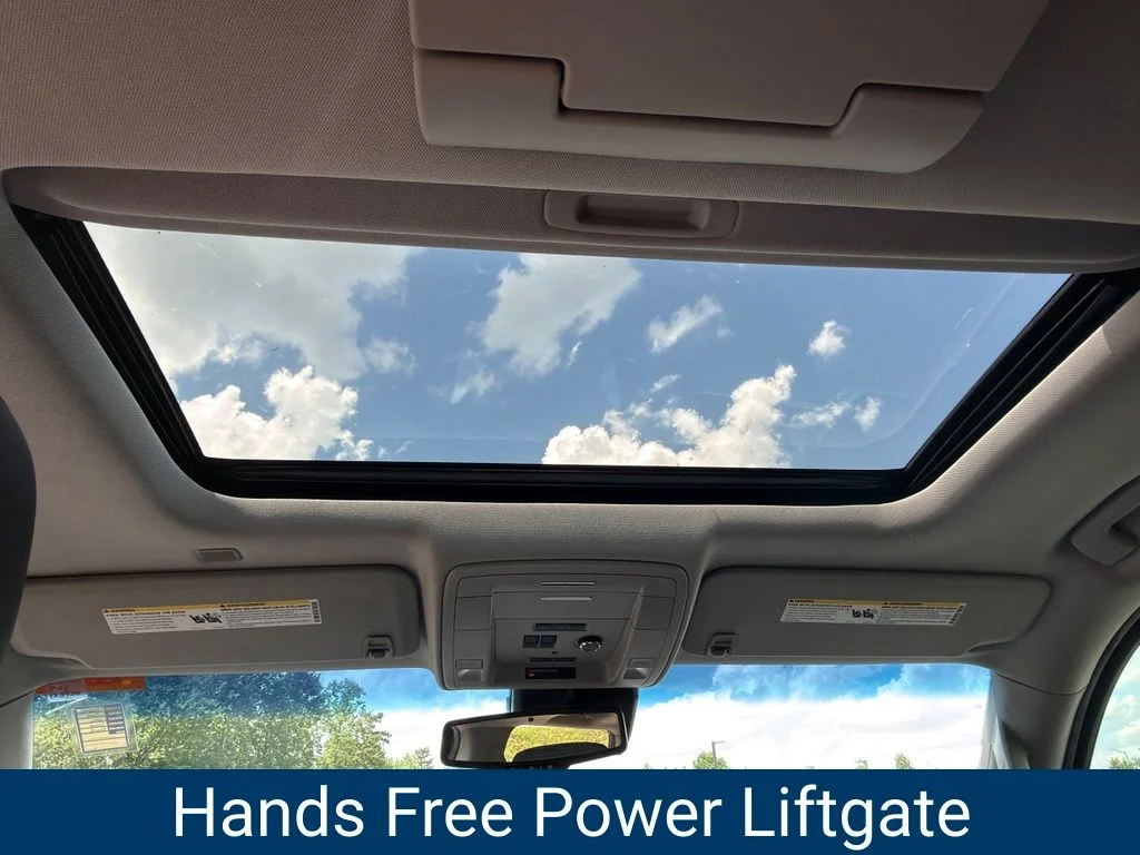 Used 2019 Black Chevrolet Premier image 22