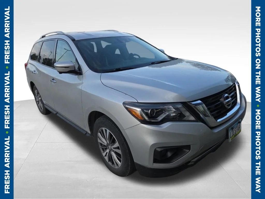 Used 2020 Silver Nissan SL image 1