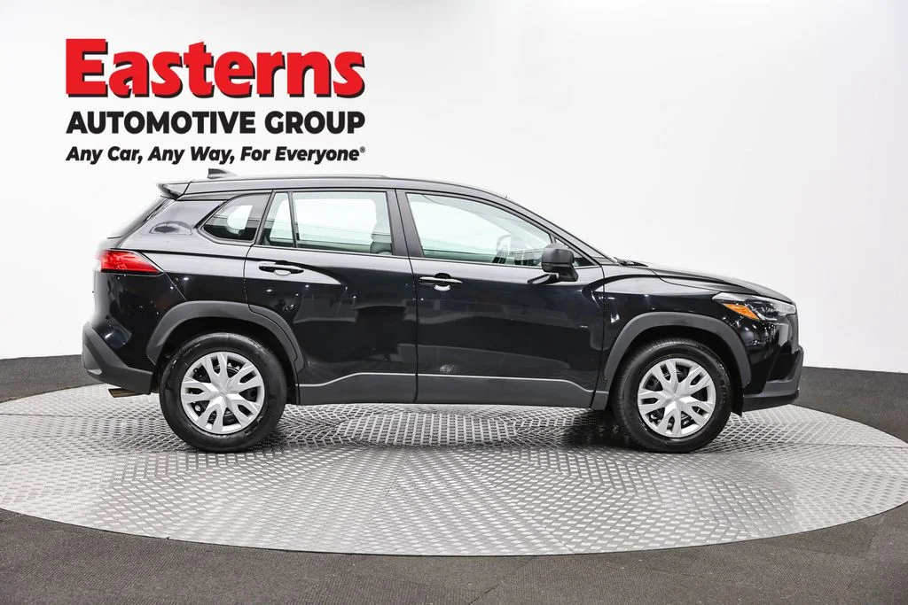 Used 2024 Black Toyota L image 4