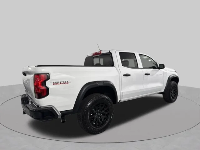Used 2025 White Chevrolet Trail Boss image 11