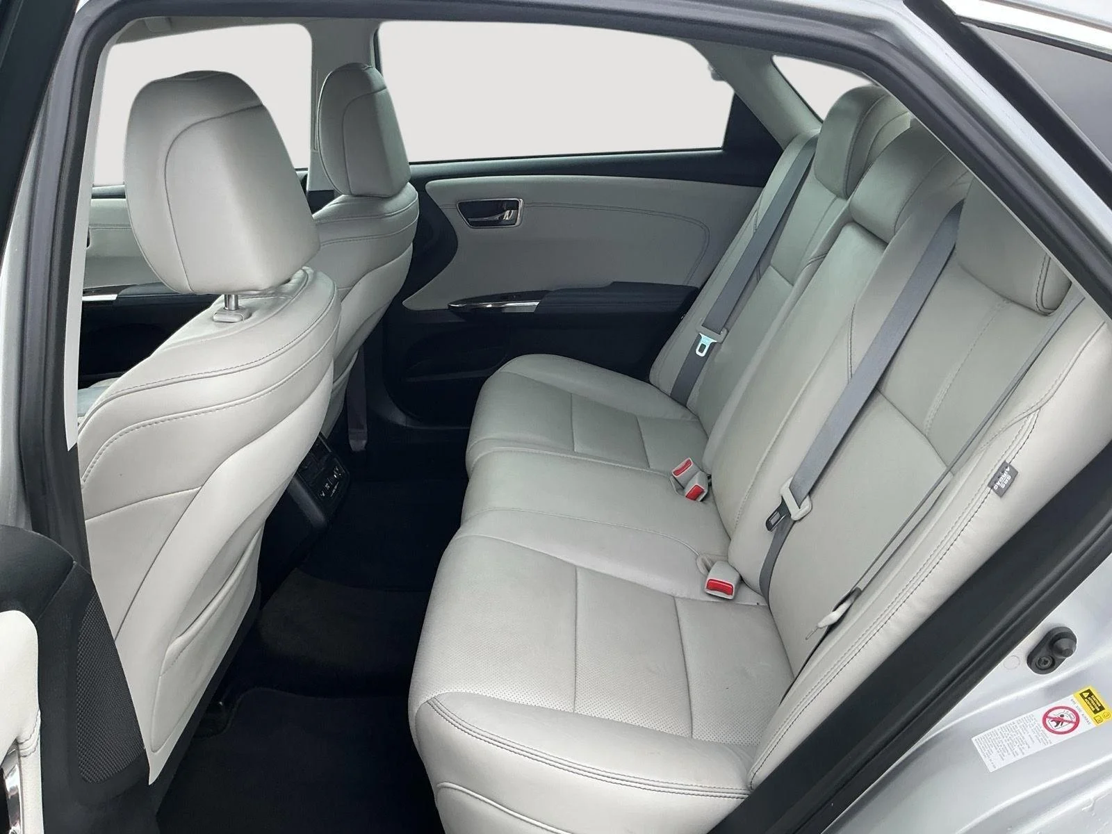 Used 2013 Classic Silver Metallic Toyota Limited image 15