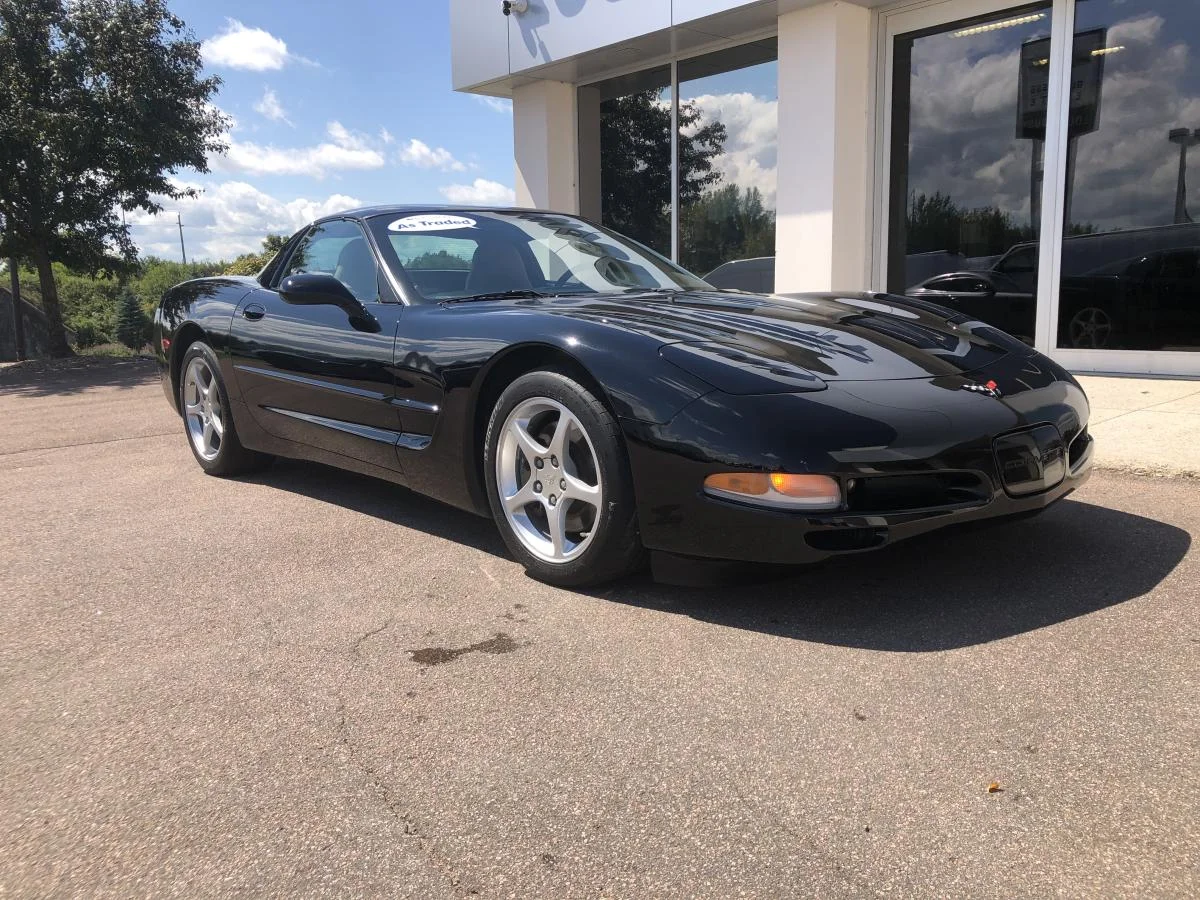 Used 2001 Black Chevrolet 2dr Cpe image 3