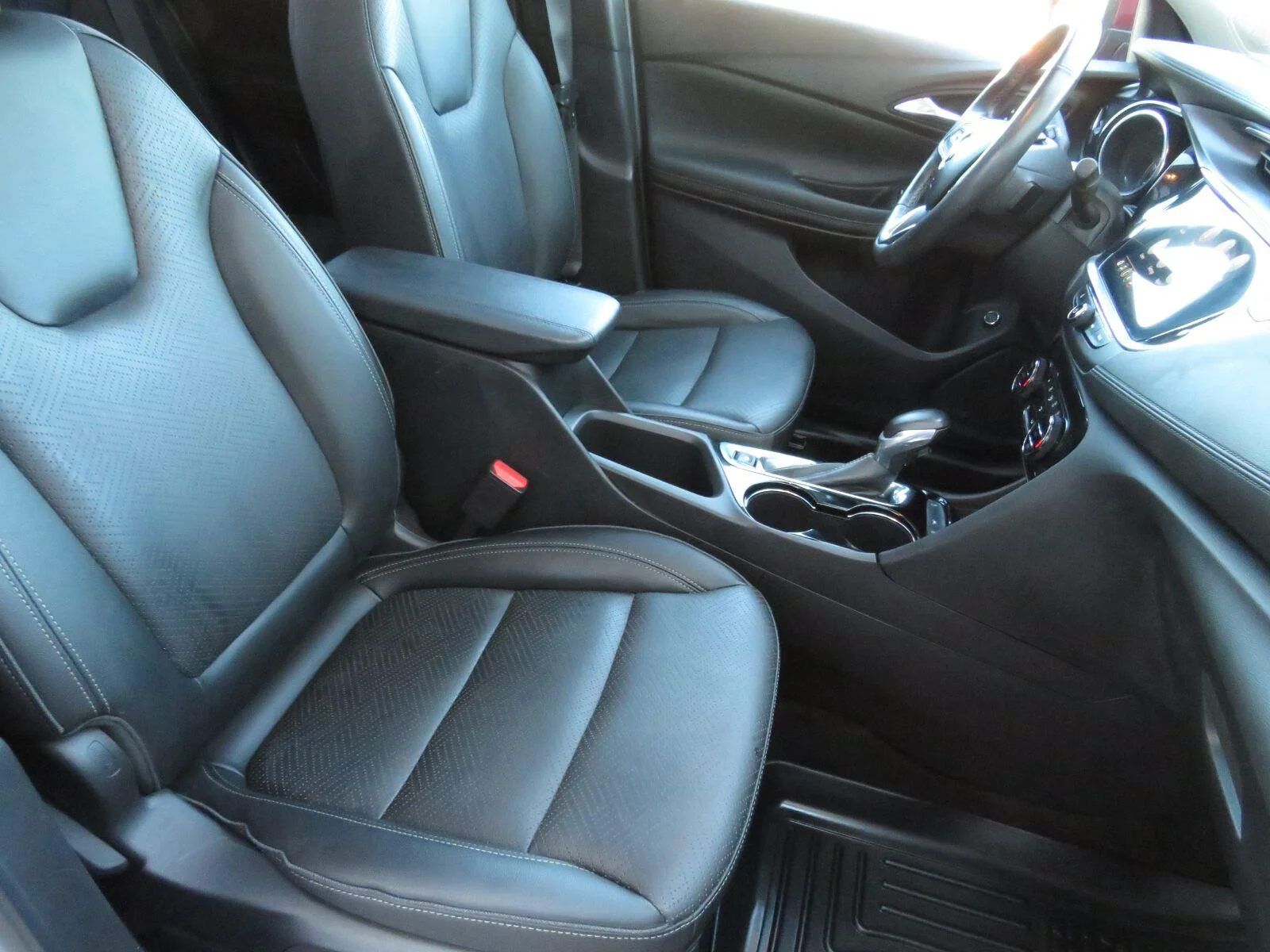 Used 2022 Cinnabar Metallic Buick Essence image 26